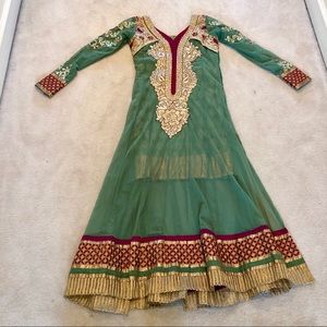 Indian/ Pakistani Outfit